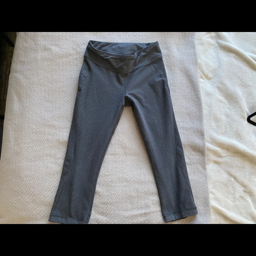 Grey Soft/Super Comfy Capri Leggings (S/M) - Picture 6 of 6